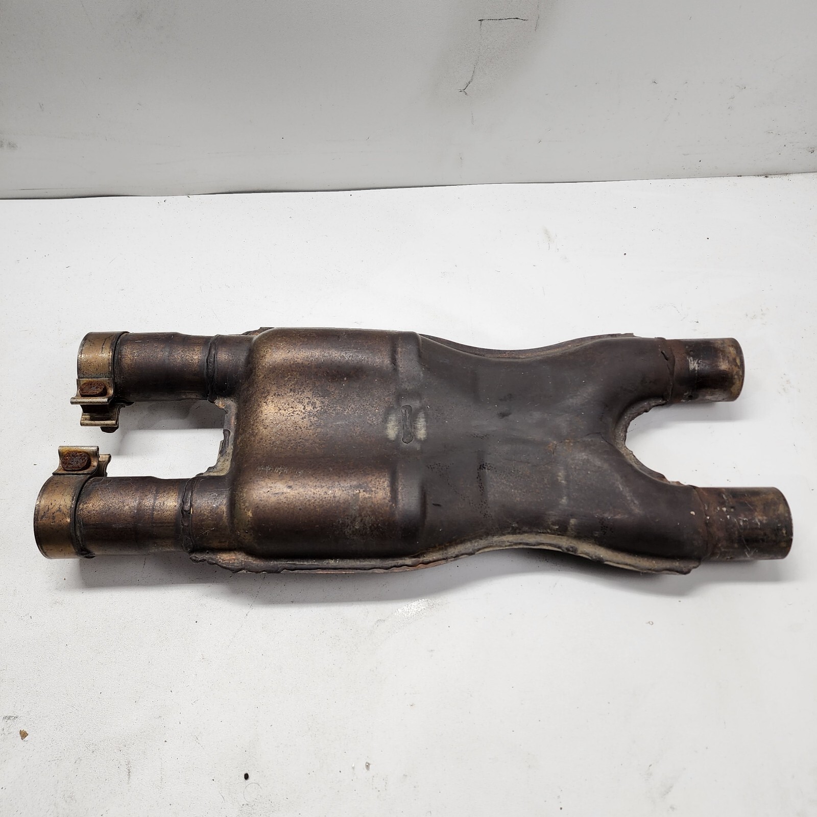 2004 - 2008 Maserati Quattroporte M139 4.2L Exhaust Mid X Pipe Resonator Oem