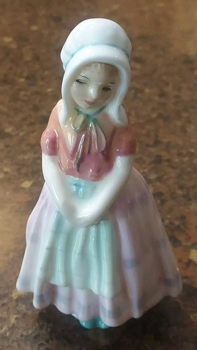 Vintage Royal Doulton Old World European Lady Girl in Bonnet Figurine HN1680 RL - Picture 2 of 6