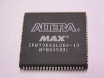  Altera EPM7064SLC84-10 Max 7000 CLPD ICs 84-PLCC