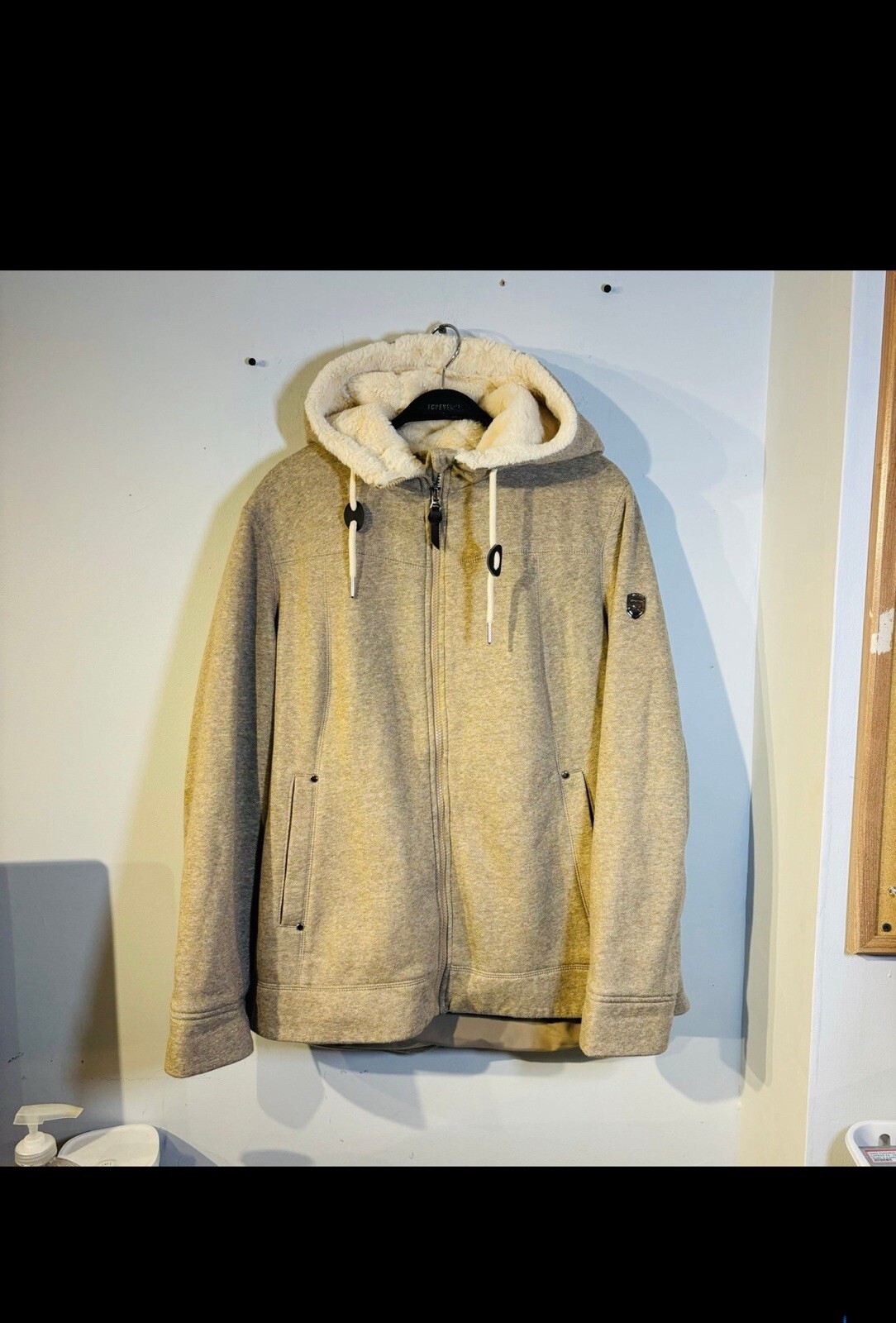 Picture 1 of 6