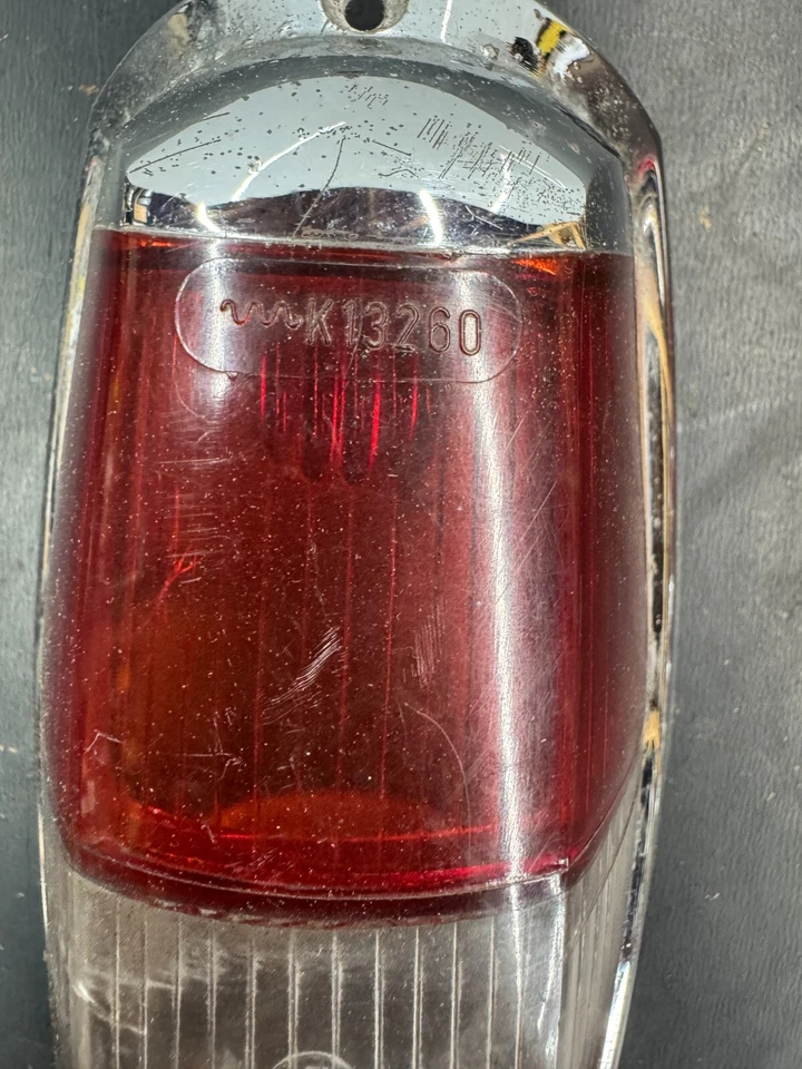 MERCEDES BENZ 190 SL / LANTERNA TRASEIRA / 1960-61-1962 - Imagem 4 de 4