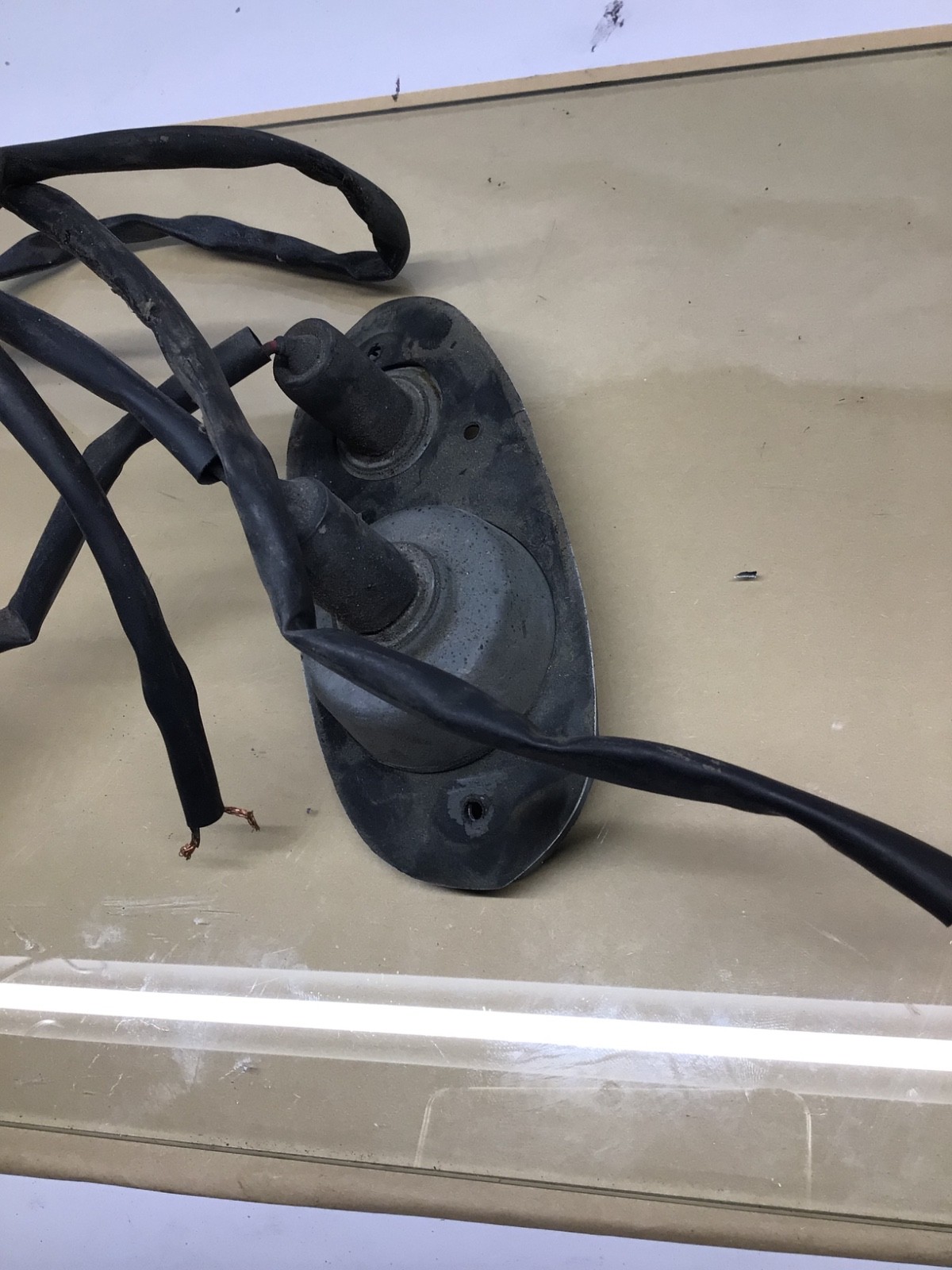 1965-1980 Rolls Royce Silver Shadow Front Right Turn Signal Light Housing Unit