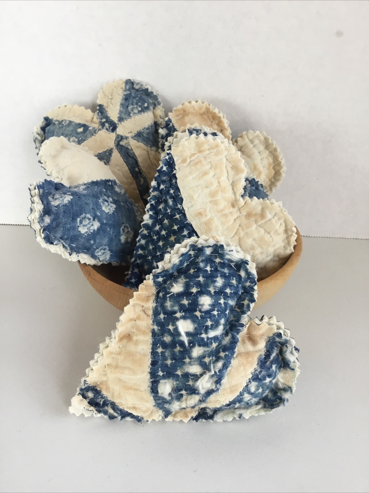 NEW Prim cutter quilt puffy Heart fabric Bowl Fillers Tucks ornies Set of 6