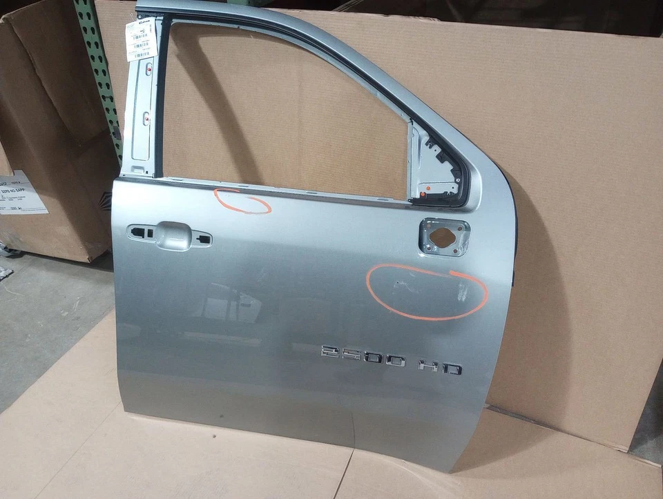 Puerta delantera derecha pasajero GMC Sierra 2500 2024 2963467 Foto 2 de 4