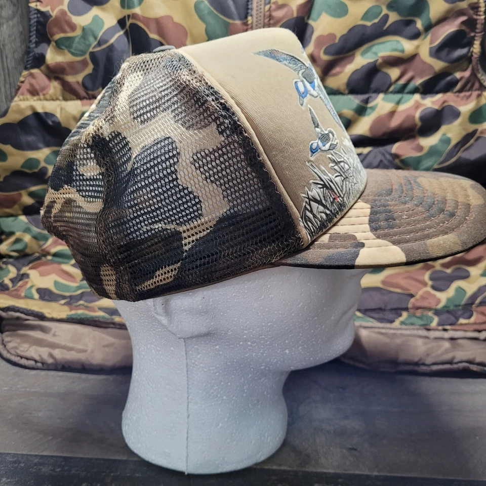 Chaleco acolchado camuflado vintage ElkMont y sombrero de camionero de pato camuflaje vintage caza a presión Foto 4 de 4