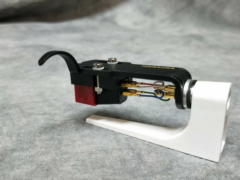 Nagaoka MP-100 Phono Stereo Cartridge With headshell In Excellent Condition  - Image 3 of 4
