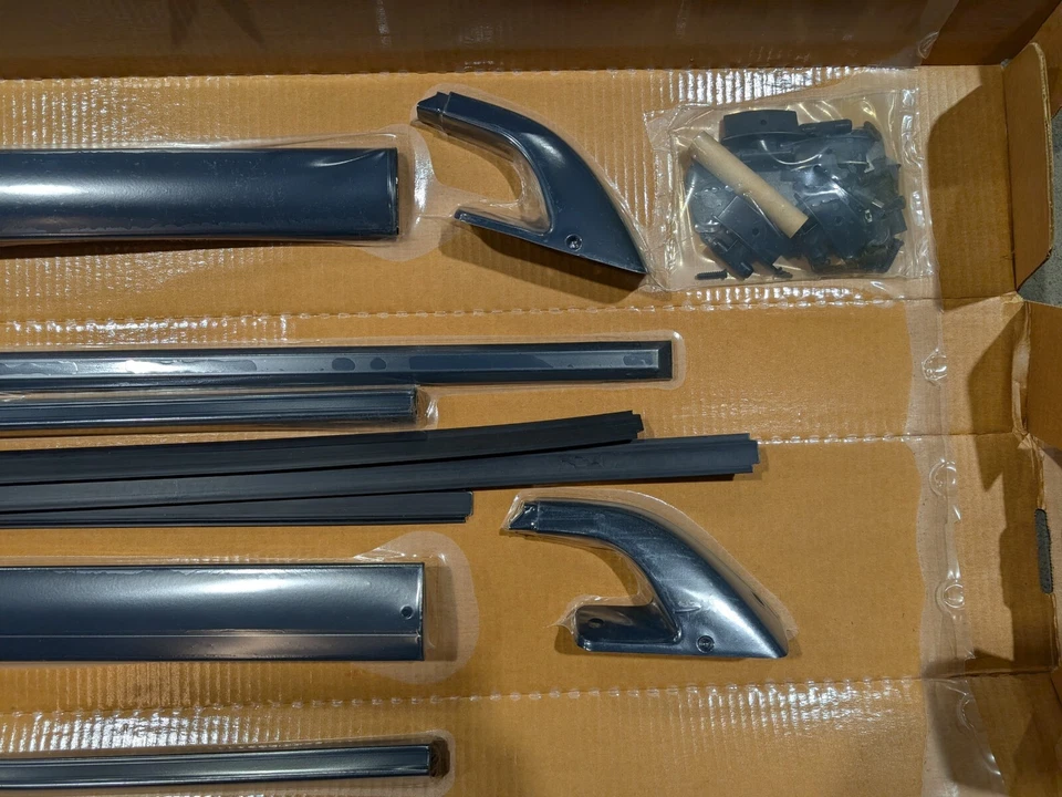 New NOS OEM Volvo 1994-1998 940 960 V90 Wagon Roof Rack Kit 6820352 - Image 4 of 4