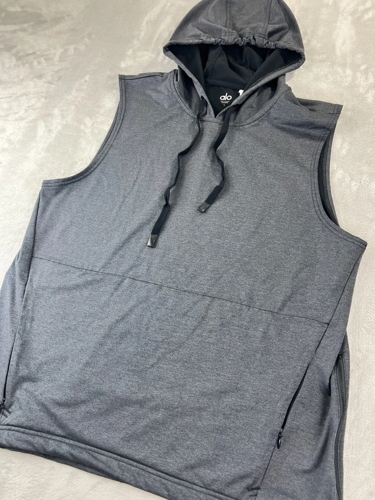 alo-yoga sleeveless zip pockets gym workout athleisure hoodie