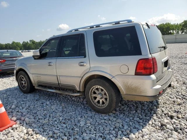 Conjunto de luz trasera izquierda usado se adapta a: Lincoln Navigator 2004 cuarto montado en panel Foto 3 de 4