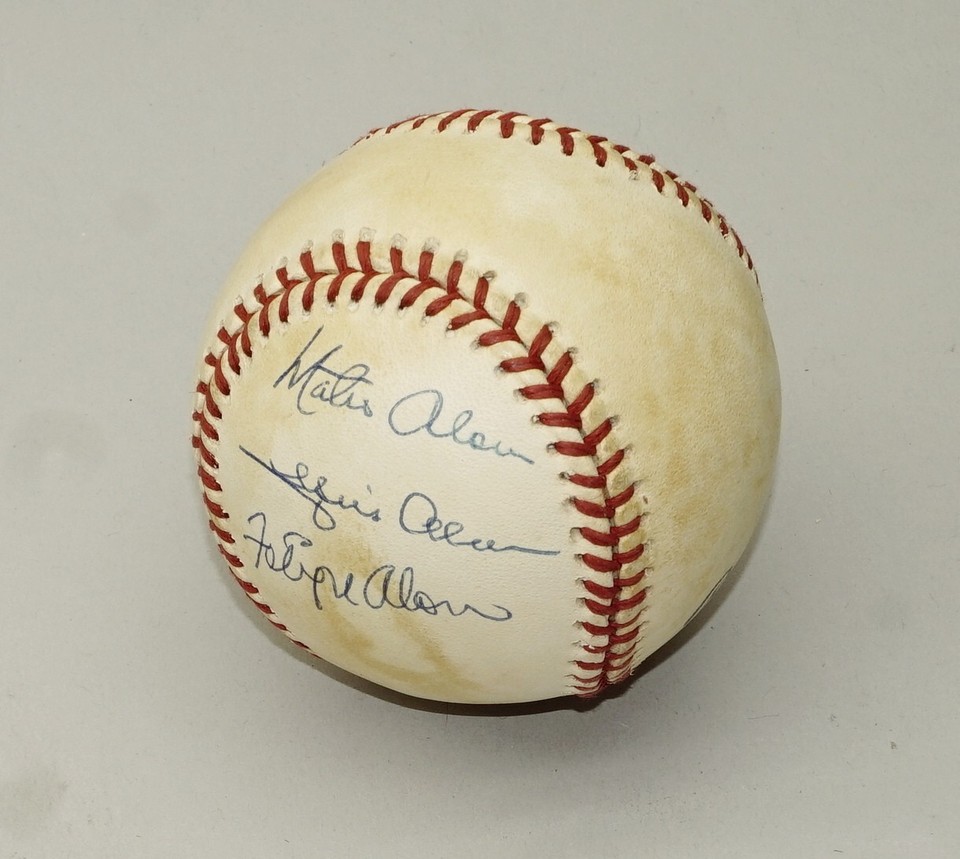 VINTAGE THE ALOU BROTHERS MATTY FELIPE AND JESUS ALOU AUTOGRAPH SIGNED