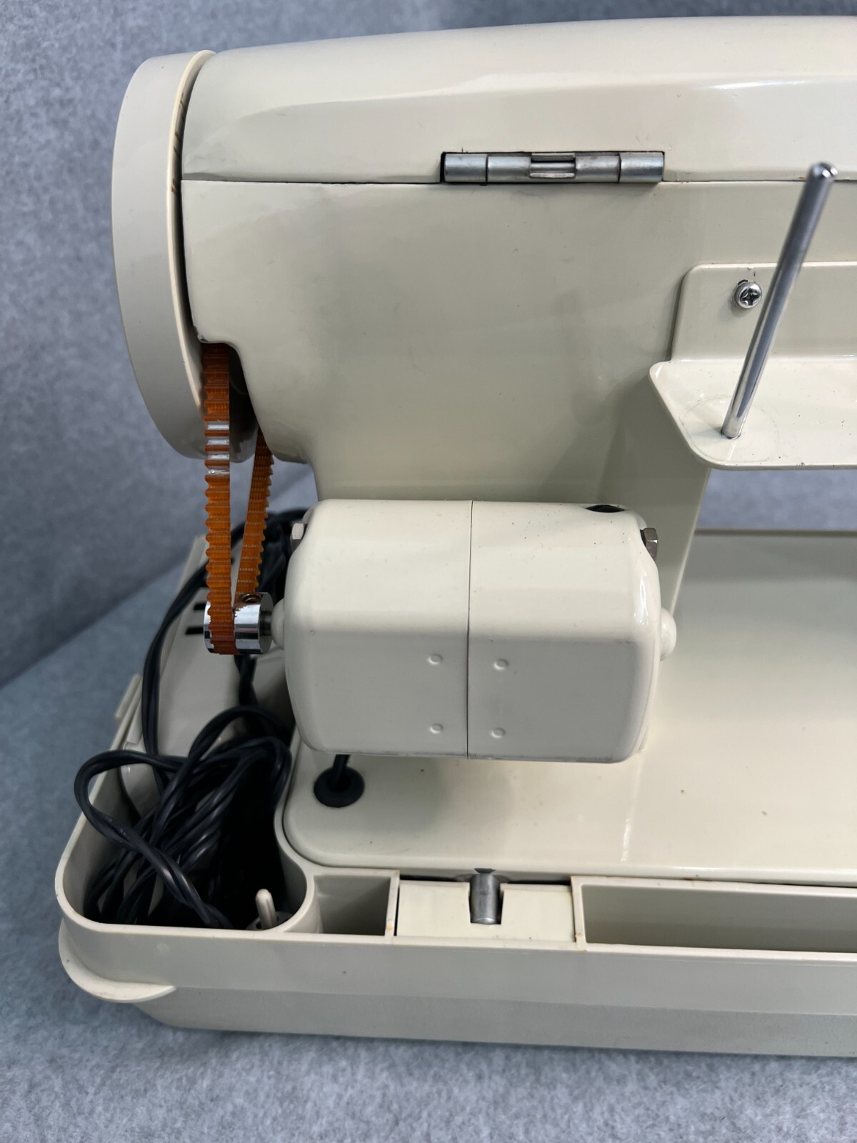 Vintage Montgomery Wards Signature Sewing Machine UHT J277F eBay