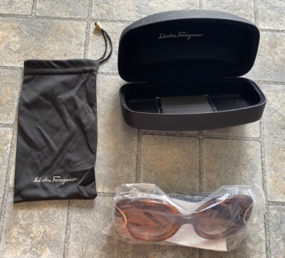 NWT New Salvatore Ferragamo Signature Sunglasses SF811SL  display picture 1