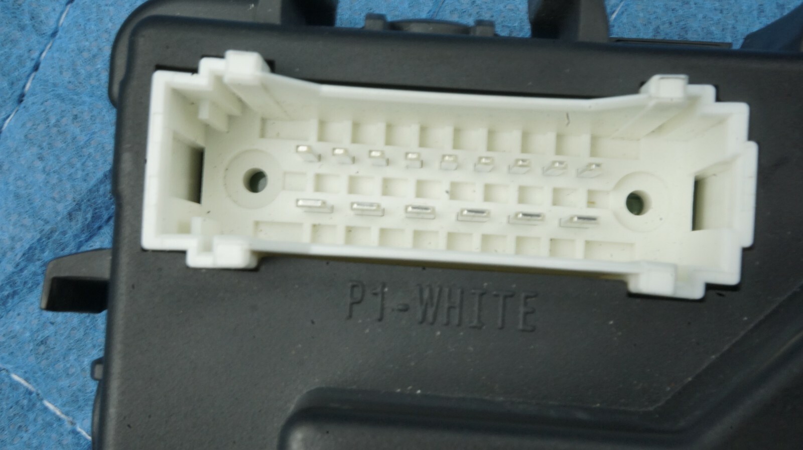 Nissan Titan XD Crew Body Control Module 284B2EZ60A BCM 20162018 OEM