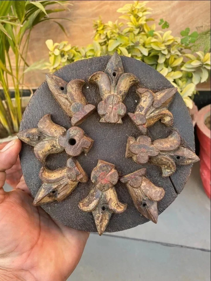 Antiguo panel de pared de techo floral tallado a mano de madera años 1890 Foto 4 de 4