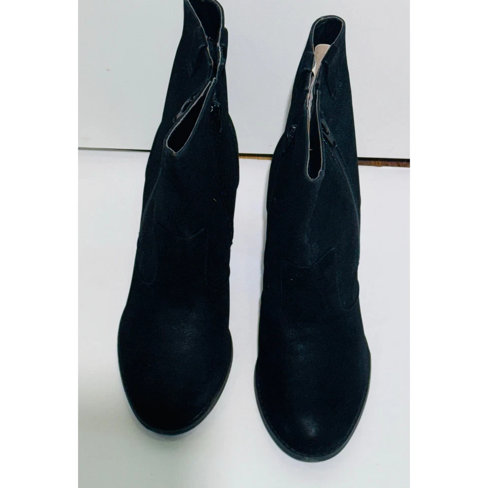 Botas botín de gamuza negras parachoques con cremallera en ambos lados tacón de 2,5" nuevas sin etiquetas  Foto 3 de 4