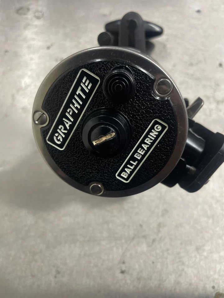 Carrete de pesca de agua salada Newell S220-5 rodamiento de bolas grafito de colección raro Foto 4 de 4