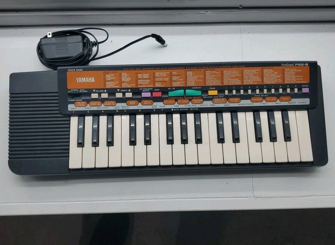 Yamaha PSS-9 Portasound Retro Keyboard Electronic Piano Synthesizer Voice Bank