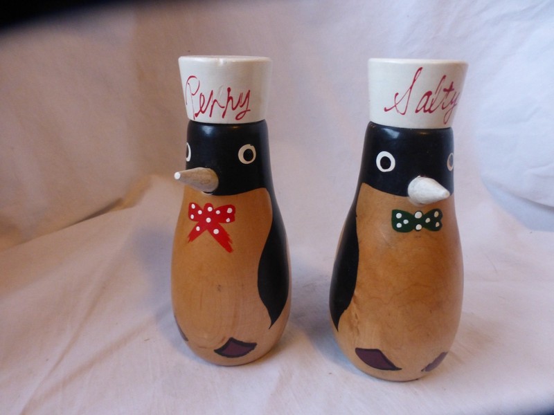 Pair of Vintage Wooden Salt and Pepper Shakers Penguin Figurine