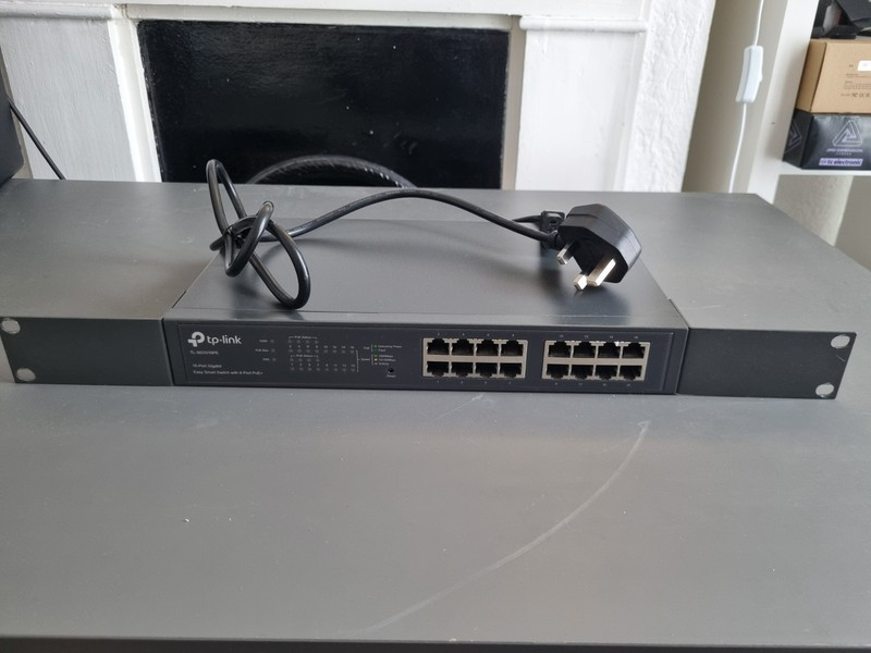 TP-LINK 16-Port Gigabit Easy Smart Ethernet PoE Switch (TL-SG1016PE)