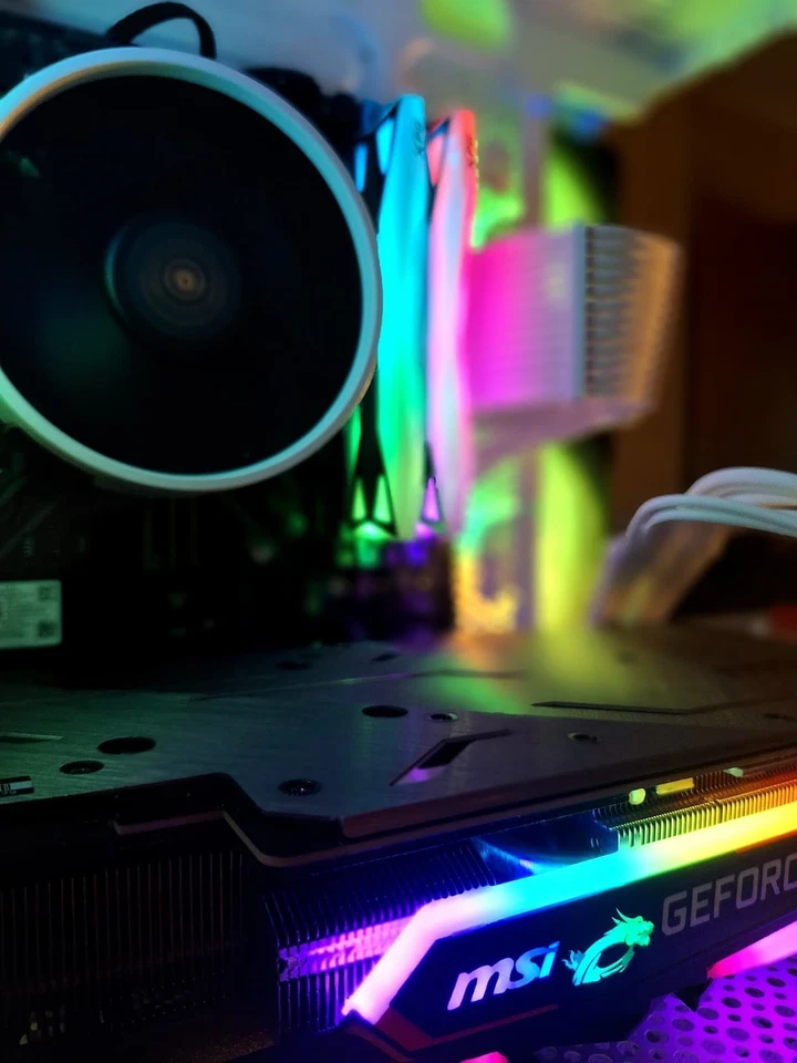 PC bianco da gaming/streaming | RYZEN 5 - RTX 2080 - Immagine 3 di 4