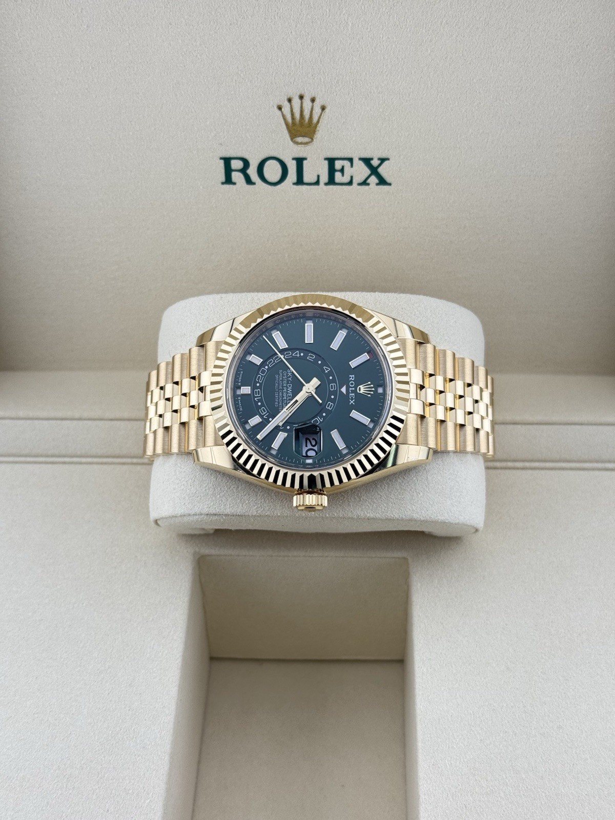 Rolex Sky Dweller Yellow Gold Green Dial Jubilee 336938 2025 image 4
