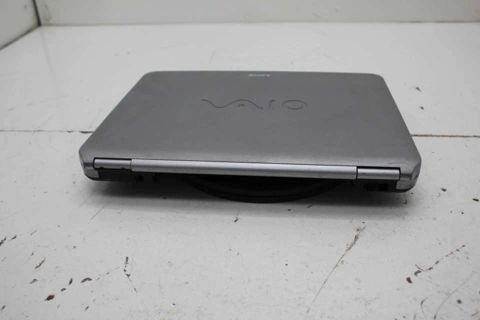 Sony VAIO VGN-NR110E Intel Pentium T2310 2 GB Ram - Sin disco duro ni batería Foto 4 de 4