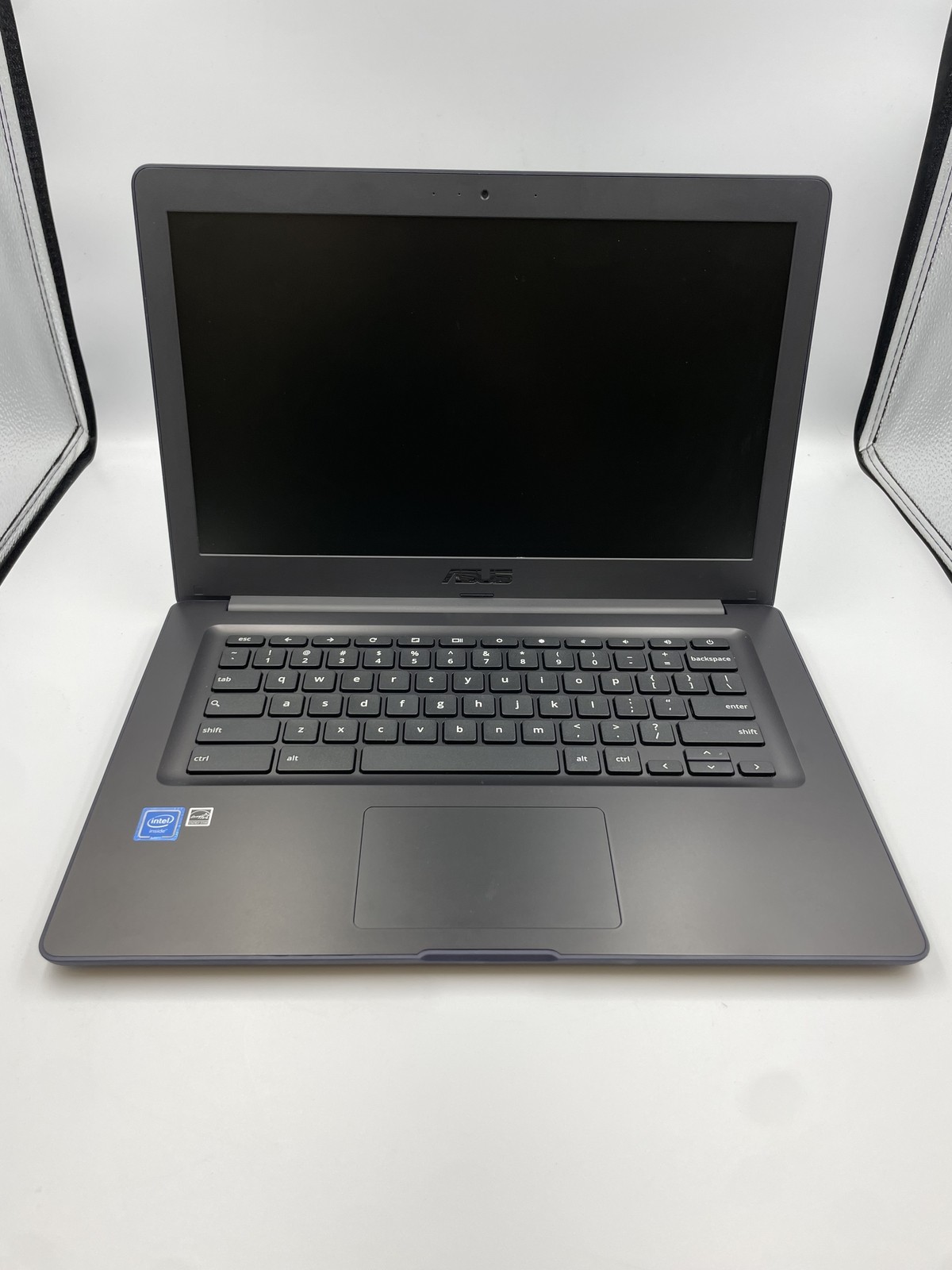 ASUS Chromebook C403 with Intel Celeron N3350 4GB RAM 32GB eMMC MIL-STD 810G durable design-image