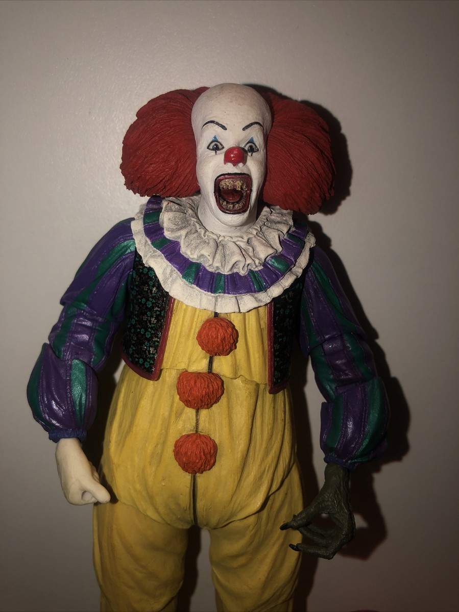 【新品未開封】 NECA IT ペニーワイズ(1990年版) 41Iz3IoA1zL.jpg_BO30,255,255,