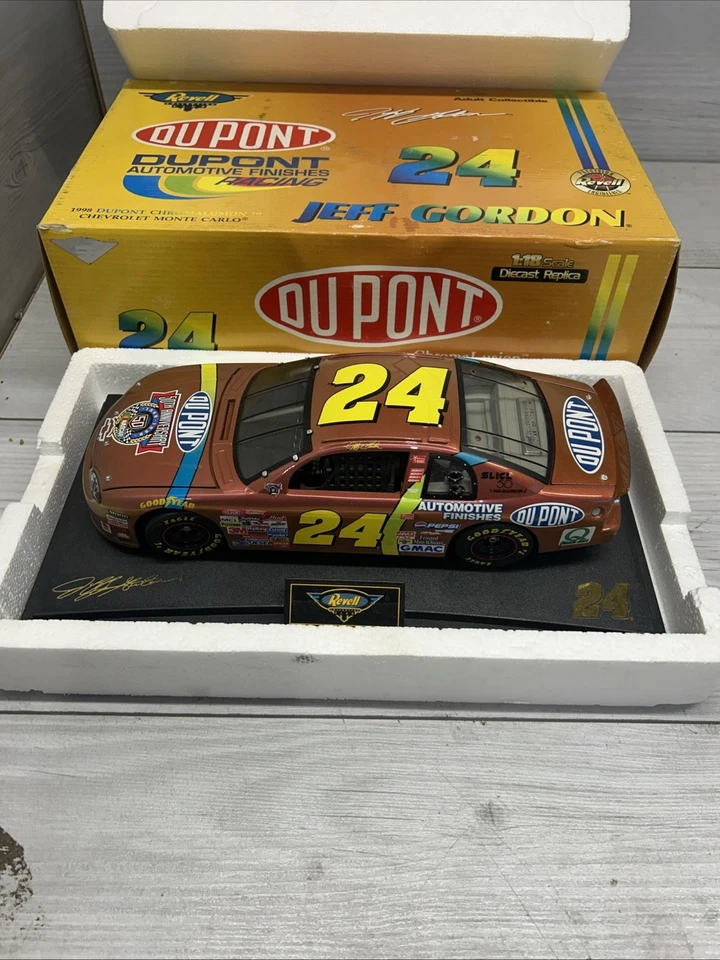 Jeff Gordon 1:18 #24 Chromalusion DuPont 1998 Monte Carlo Revell Club 148/1024 - Image 2 of 4
