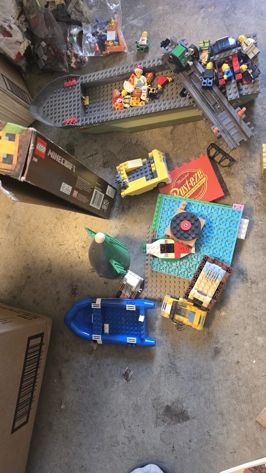 LEGO Lote a granel 30 libras - Ladrillos mixtos + Minifiguras + Pistas de tren - Limpio USADO Foto 3 de 4