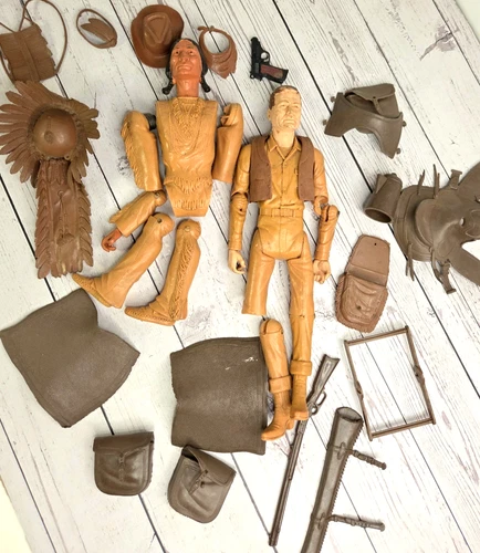 Vtg Marx Johnny West CHIEF CHEROKEE Accessory Parts Lot Gun Blanket Saddles READ