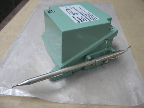 NUOVO PENTAIR RAYCHEM AMC-1A TERMOSTATO RILEVAMENTO AMBIENTE 15-140F 22A/480V P9684 - Foto 4 di 5