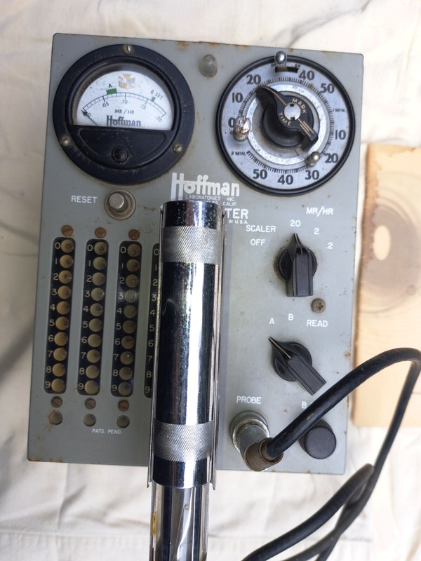 Vintage 1955 Hoffman Countmaster Geiger Counter Assayer with manual 