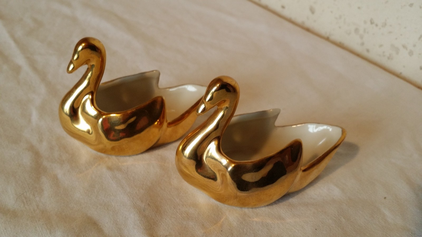SALIÈRE ET POIVRIÈRE En Forme De Cygnes En Verre Et Métal EUR 12,80 - FR