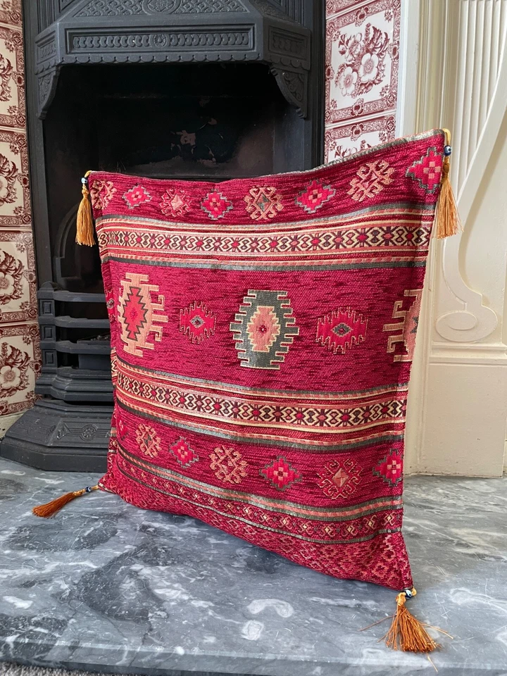 Red Kilim Style Chenille Cushion Cover, 40x40cm, Boho Sofa Pillow with Tassels - Image 4 of 4