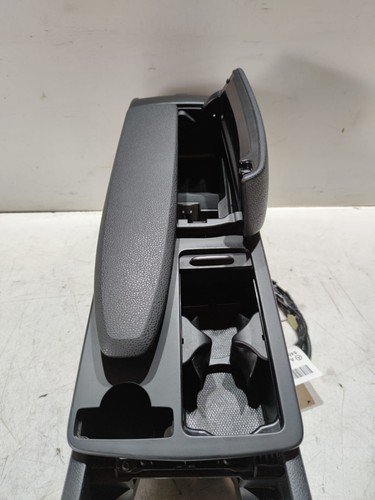 MERCEDES C180 CGI 1.8 2012 W204 INTERIOR CENTER ARM REST P/N: A2046800150 - Picture 12 of 12