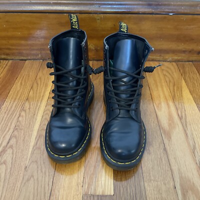 Dr. Doc Martens Lace Up Boots Men's Sz 5/Women's Sz 6- Navy Blue