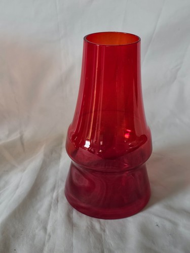 Scandinavian RiihImaki Tamara Aladin Finnish red glass vase (c) - Picture 2 of 6