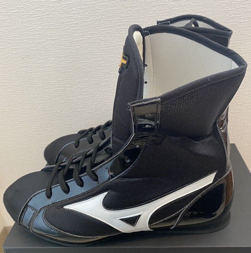 Mizuno Boxing Shoes Black x White Finisher Mid Product Mizuno Boxing Shoes Black x White Finisher Mid Product