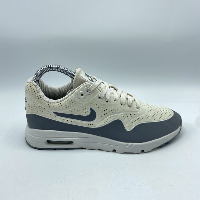 nike ultra moire womens