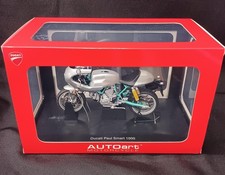 AUTOart Ducati Paul Smart 1000 Silver 1/12 Diecast Motorcycle Model 12556