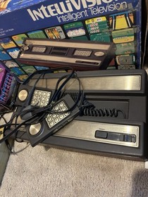 HUGE LOT OF 2X Mattel Intellivision Console IN BOX + INTELLEVISION II   Untested