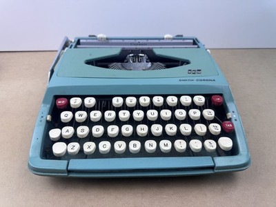 Smith Corona Corsair tragbare Schreibmaschine Vintage Ersatzteile Reparatur fehlender Schlüssel 4