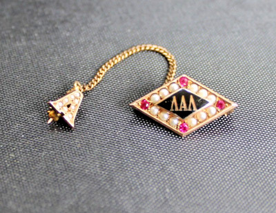 Vintage 10K Gold Lambda Alpha Lambda ΛΑΛ Fraternity Pin 3g Rubies & Pearls