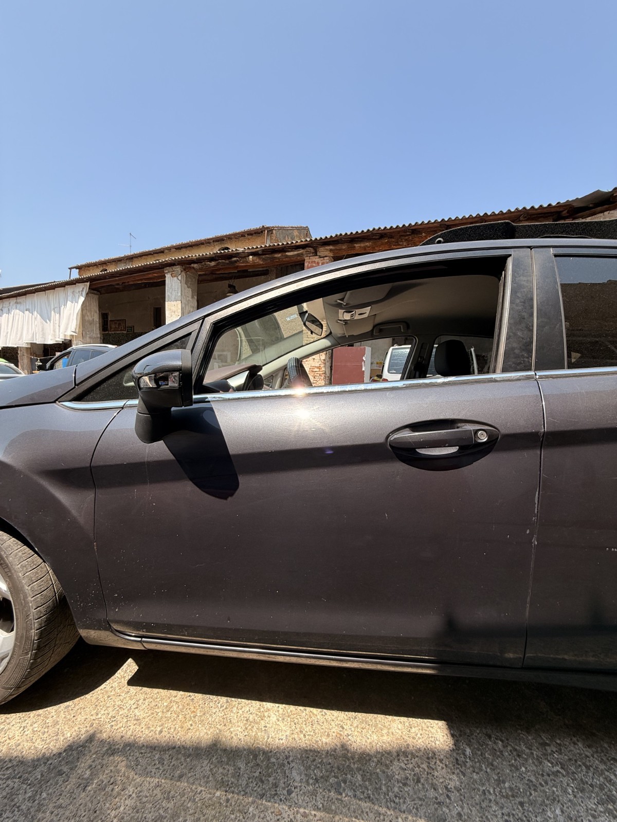PORTIERA ANTERIORE SINISTRA COMPLETA PER FORD FIESTA 6° SERIE 5 PORTE - USATO