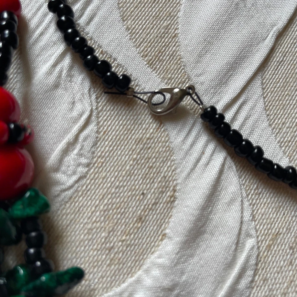 Collar Art Deco Vintage Cuentas Rojo Cereza Negro Verde Colgante Piedra Cerámica Foto 4 de 4