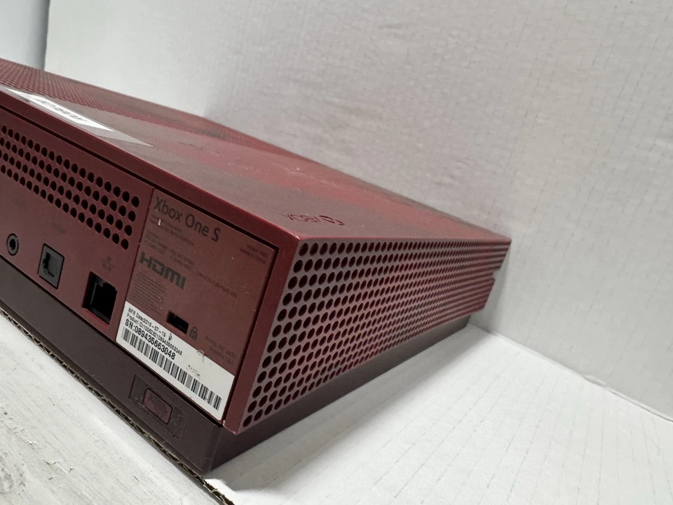 Consola Microsoft Xbox One S Gears of War 4 Edición Limitada 2 TB Rojo Carmesí Foto 4 de 4