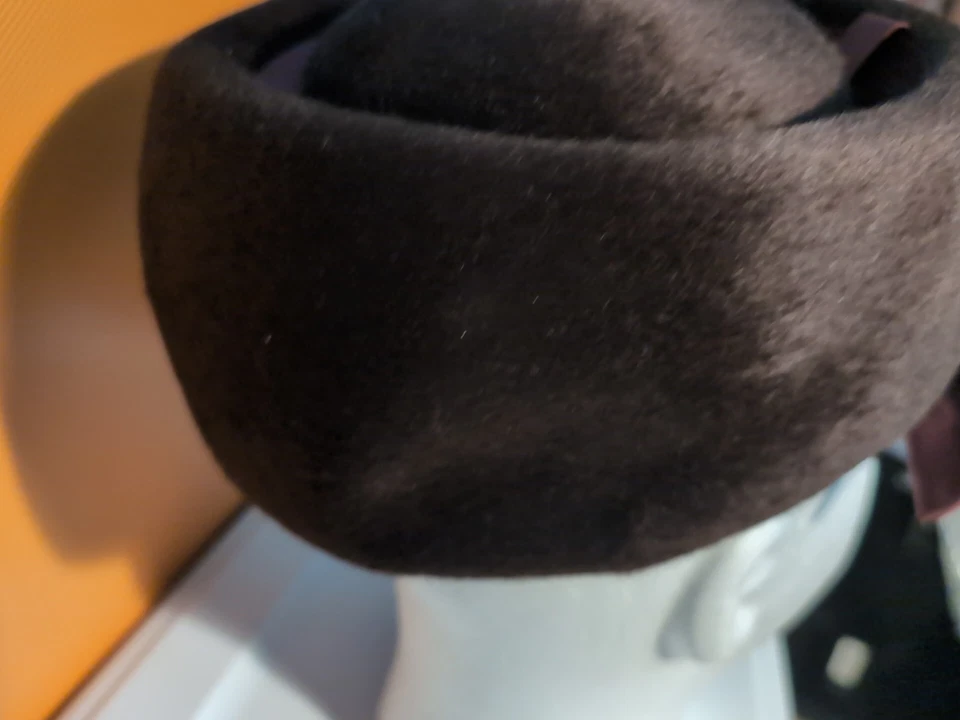 Sombrero vintage marrón de lana/fieltro de Jean Arlett era de 1940 Fez/cosaco con lazo 22 Foto 3 de 4