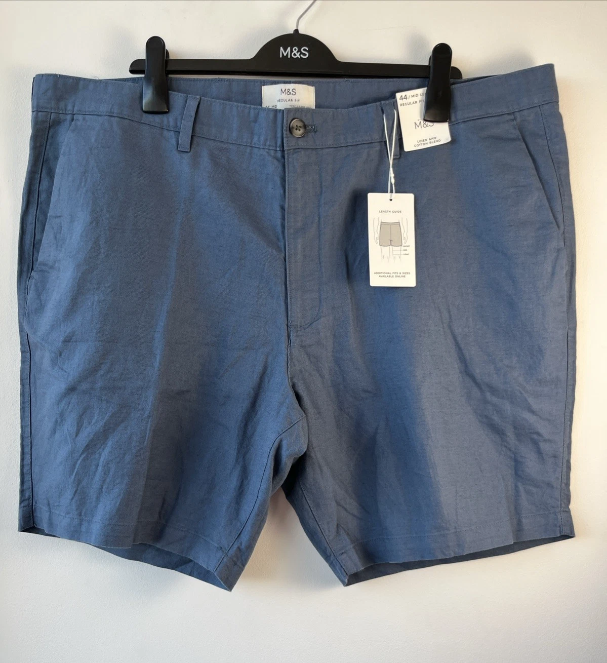M&S - MEN LINEN AND COTTON SHORTS - MID LENGTH - REGULAR FIT - SIZE W44 -BLUE