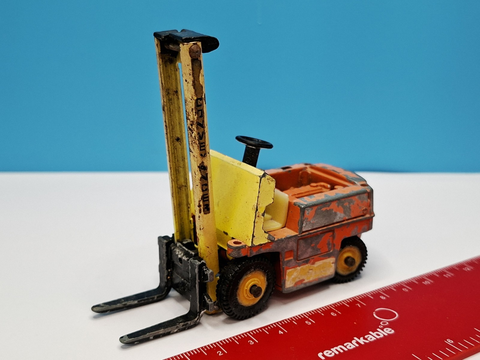 dinky toys　conveyancer fork lift truck Dinky 404, Conveyancer Fork Lift Truck - Free Price Guide & Review